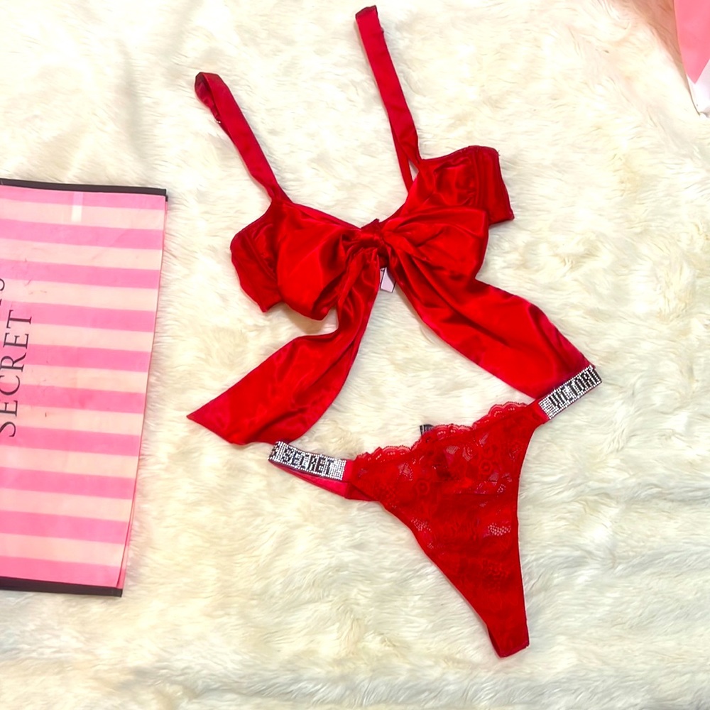 Victoria’s Secret Lace bow set